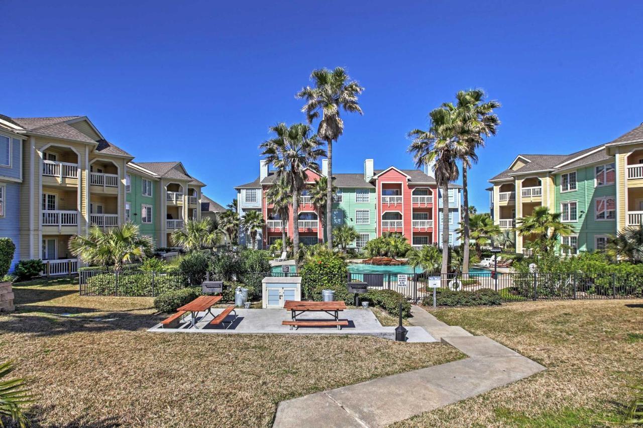 Colorful Galveston Retreat Steps From Beach And Pool Exterior photo