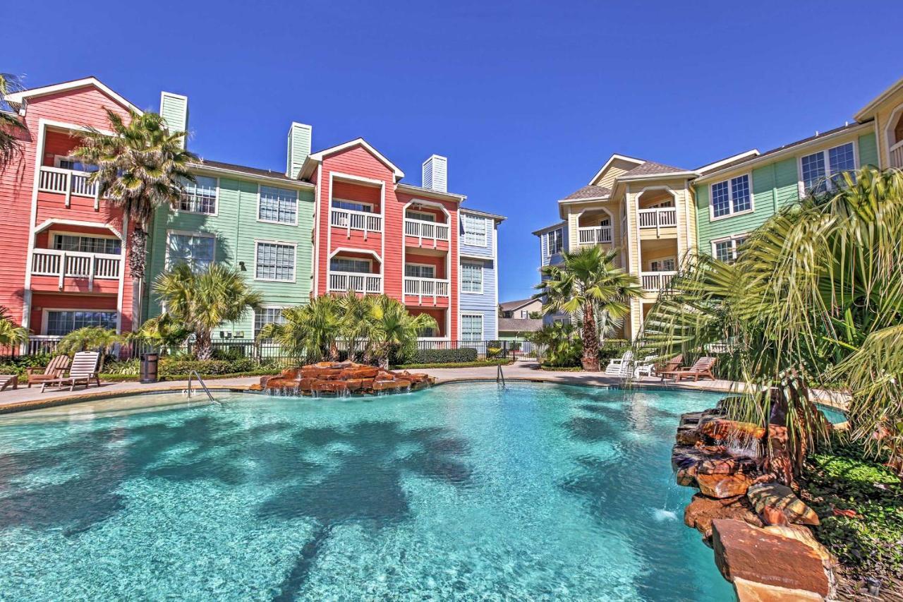 Colorful Galveston Retreat Steps From Beach And Pool Exterior photo